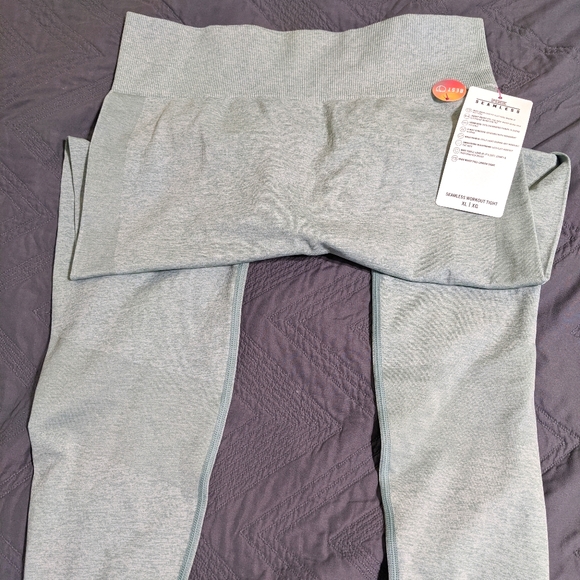 PINK Victoria's Secret Pants - Pink seamless workout leggings